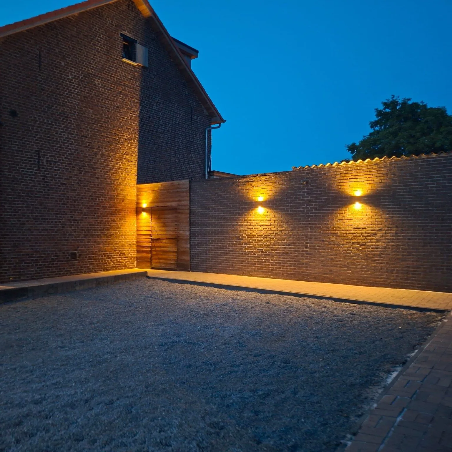 Aureon project bij avond